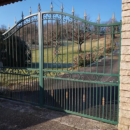 Maison Serra 4 Etoiles Avec Piscine Privee, Dependance Le Vigan (Lot)