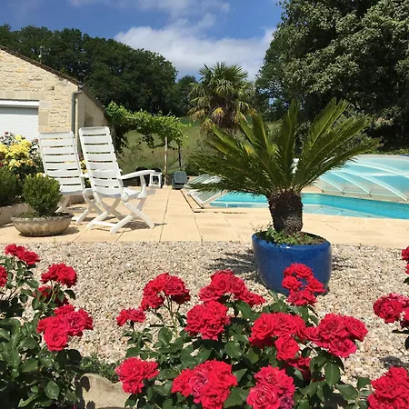 Casa vacanze Maison Serra 4 Etoiles Avec Piscine Privee, Dependance