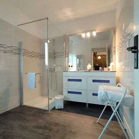 Maison Serra 4 Etoiles Avec Piscine Privee, Dependance Casa vacanze Le Vigan (Lot)