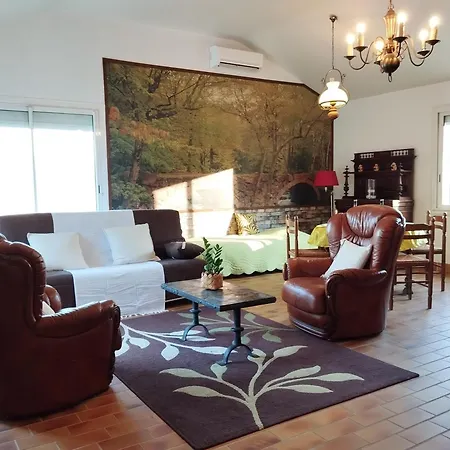 Casa vacanze Maison Serra 4 Etoiles Avec Piscine Privee, Dependance